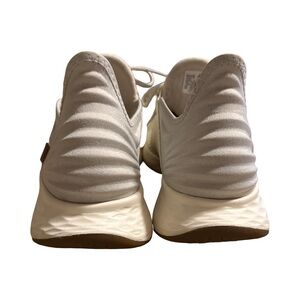 MEN'S NEW BALANCE ROAV SNEAKERS